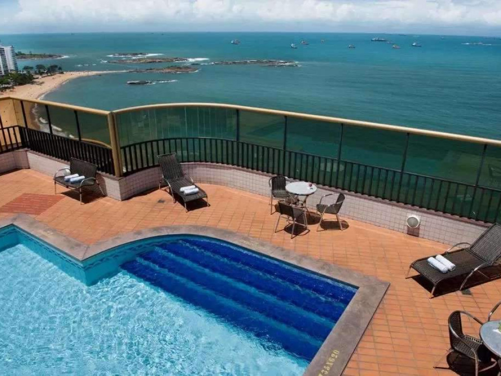 Apartamento com varanda de frente para o mar da Praia da Costa